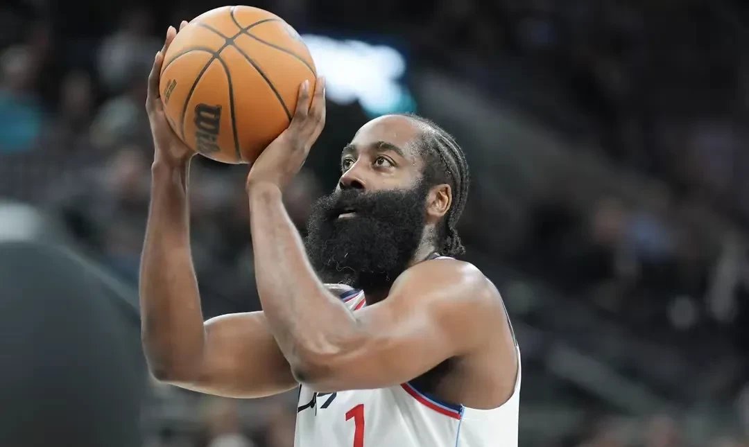 NBA西部半决赛在关键时刻逆转战局，哈登遭遇防守的简单介绍  第1张
